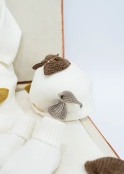 Le Coconnè Cappello Bianco con Fiocchi per Neonate