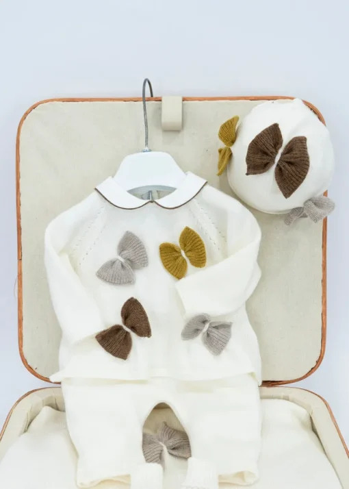Le Coconnè Completo Bianco con Fiocchi per Neonate